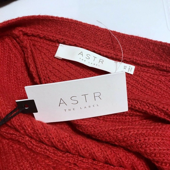 Astr The Label NWT Red Versatile Sweater Women XS - Picture 8 of 10